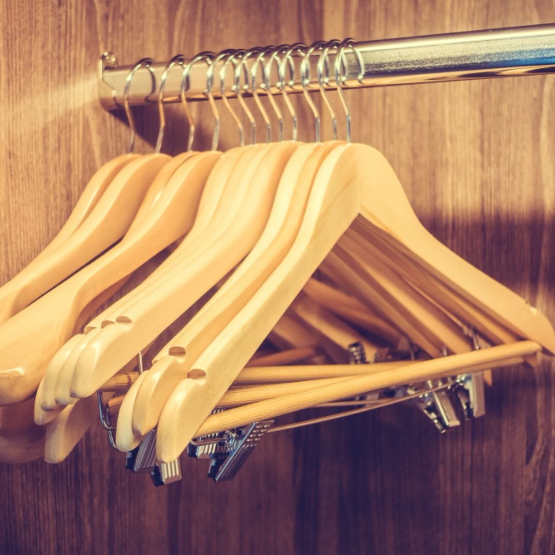 De basisprincipes van houtselectie voor kledingkasten begrijpen
